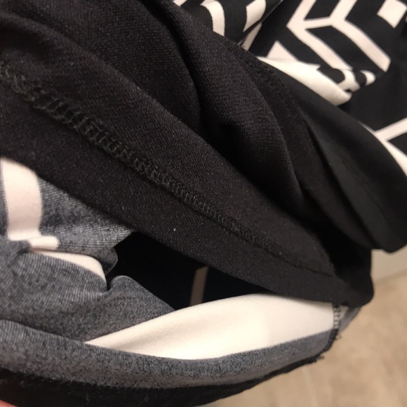 Black & White Dress - Picture 4 of 7